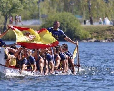 El dragon boat Español sale por primera vez de Europa